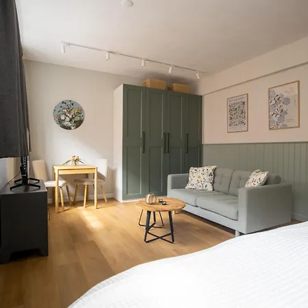 Apartamento De Kleine Eenhoorn In The Heart Of Historic Hoorn (North Holland)